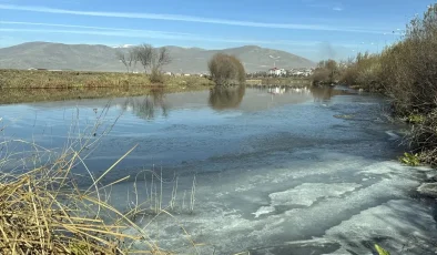 Ardahan’da Kura Nehri’nde Buzlanma